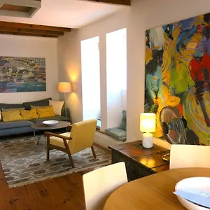https://magnificent-duplex-in-mouraria.hotels-lisbon-portugal.com